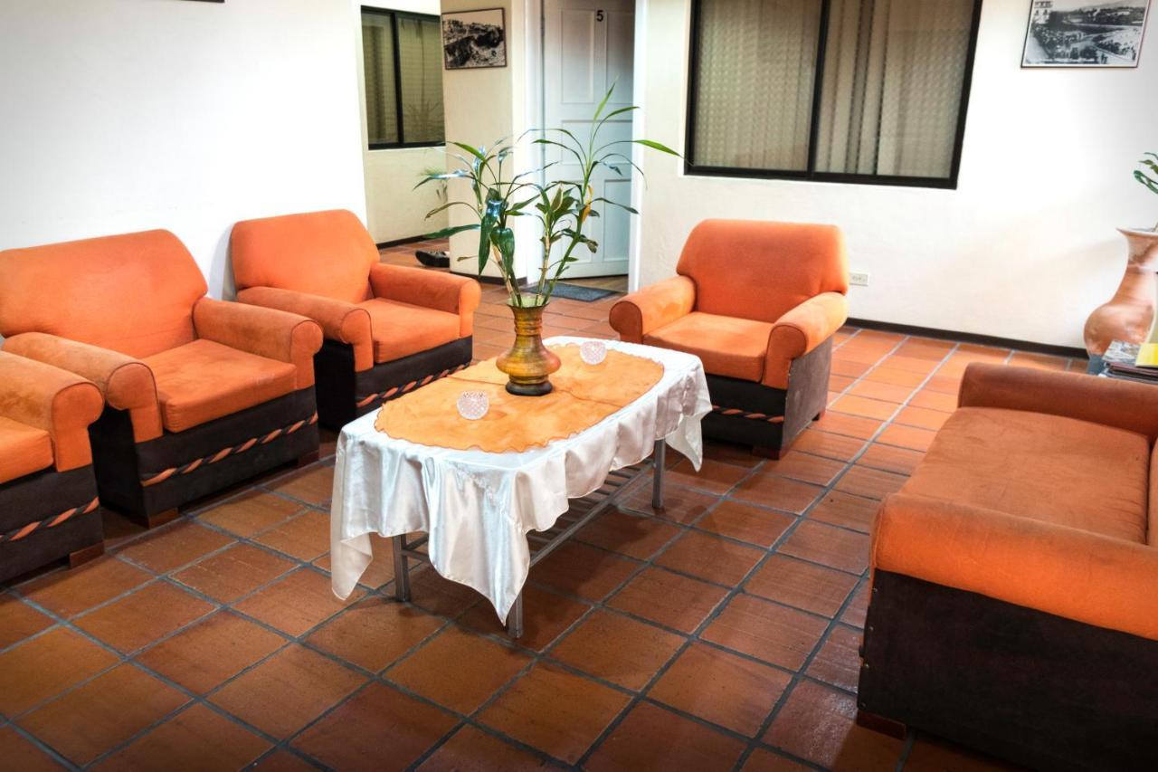 Hostal Mariscal Inn&Suite Cuenca Esterno foto
