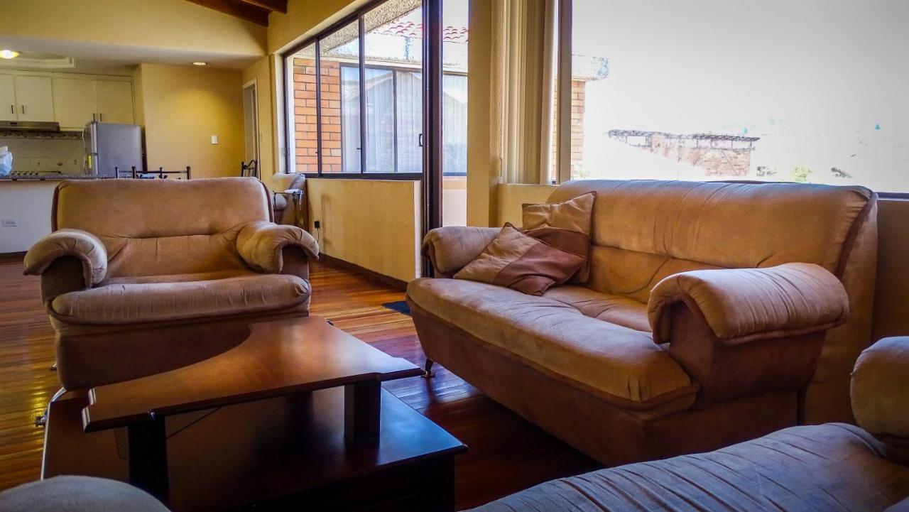Hostal Mariscal Inn&Suite Cuenca Esterno foto