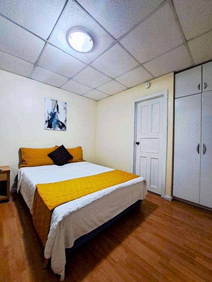 Hostal Mariscal Inn&Suite Cuenca Esterno foto