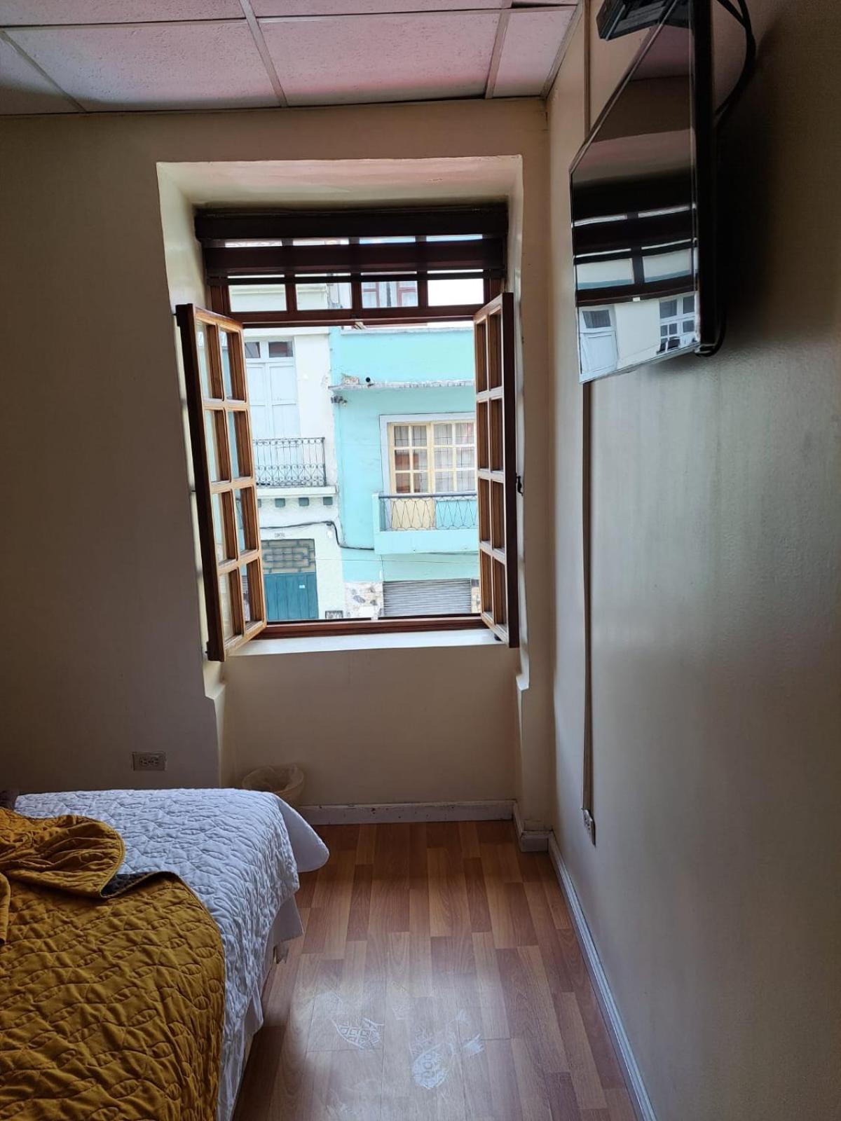 Hostal Mariscal Inn&Suite Cuenca Esterno foto
